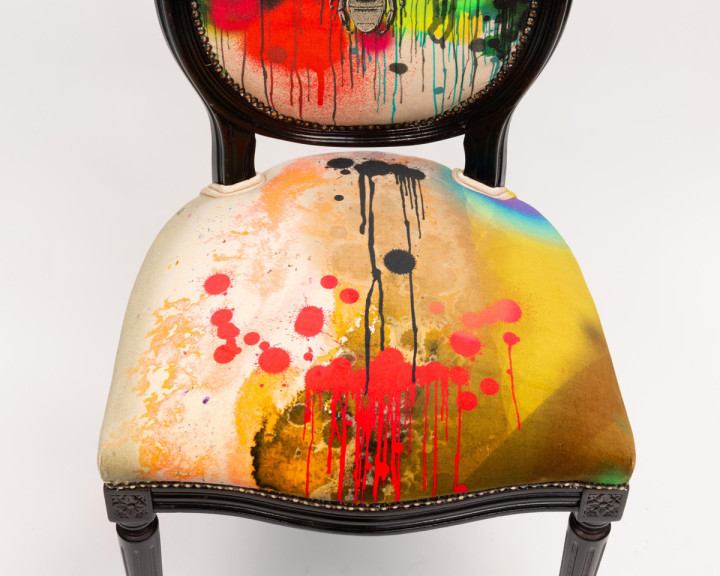Honey Bee Graffiti Drip Round Chair / image 5