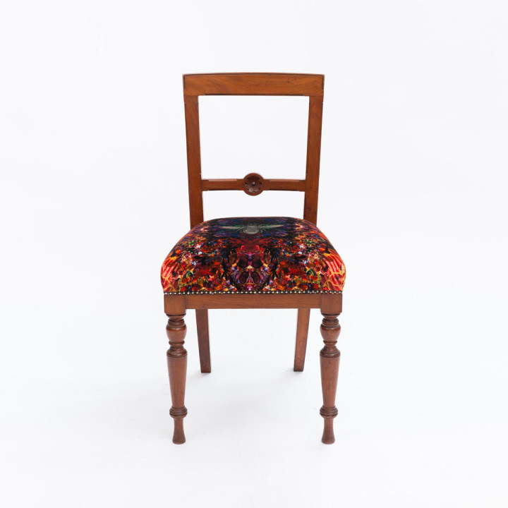 Honey Bee On Multicoloured Damask Chair / image 1
