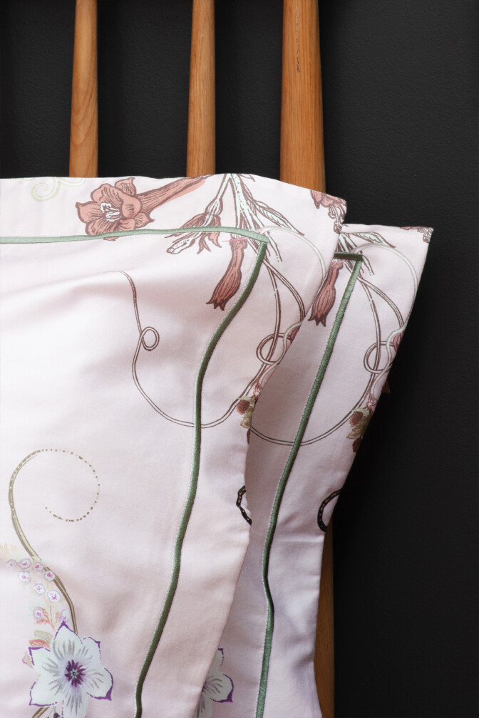 Opera Botanica Opal Pillowcase Set / image 3