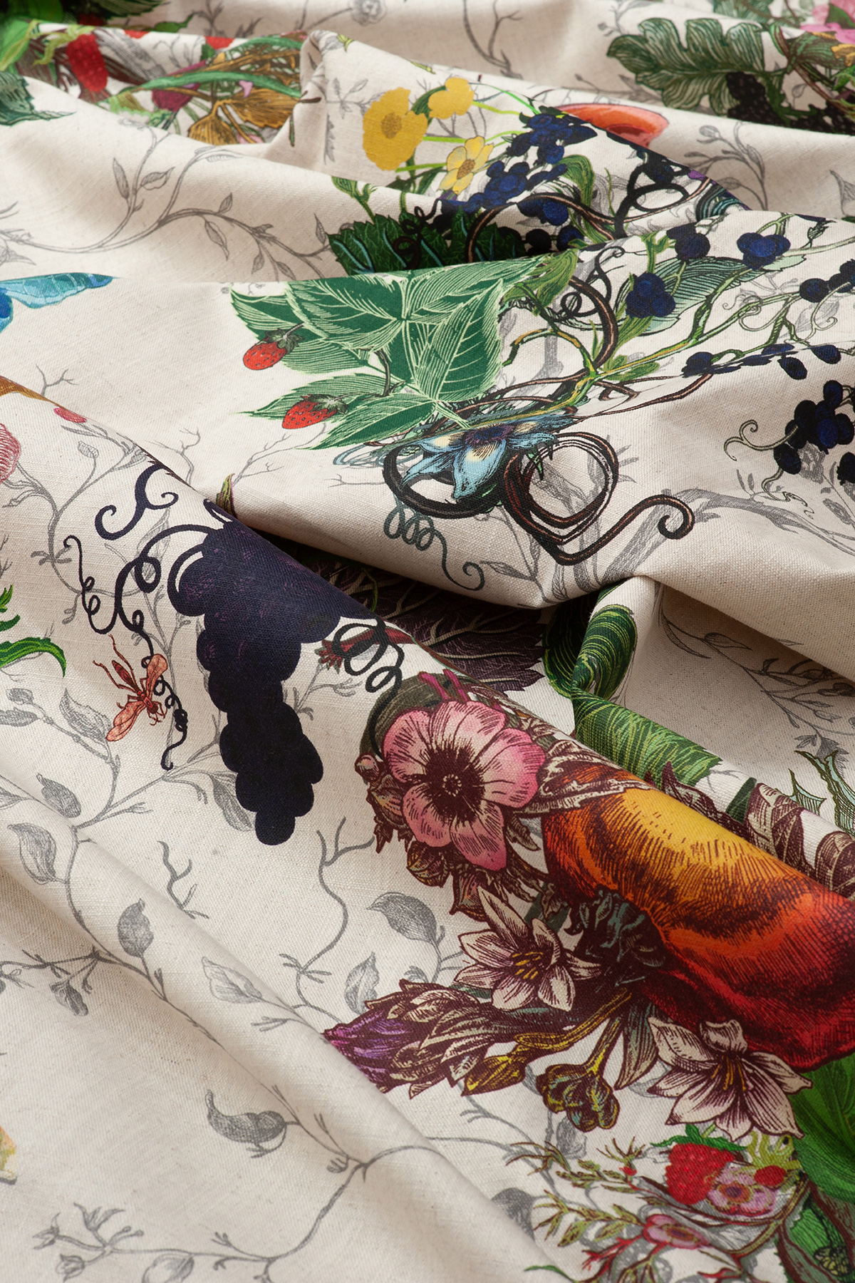 Bloomsbury Garden Cotton Linen Fabric / image 4