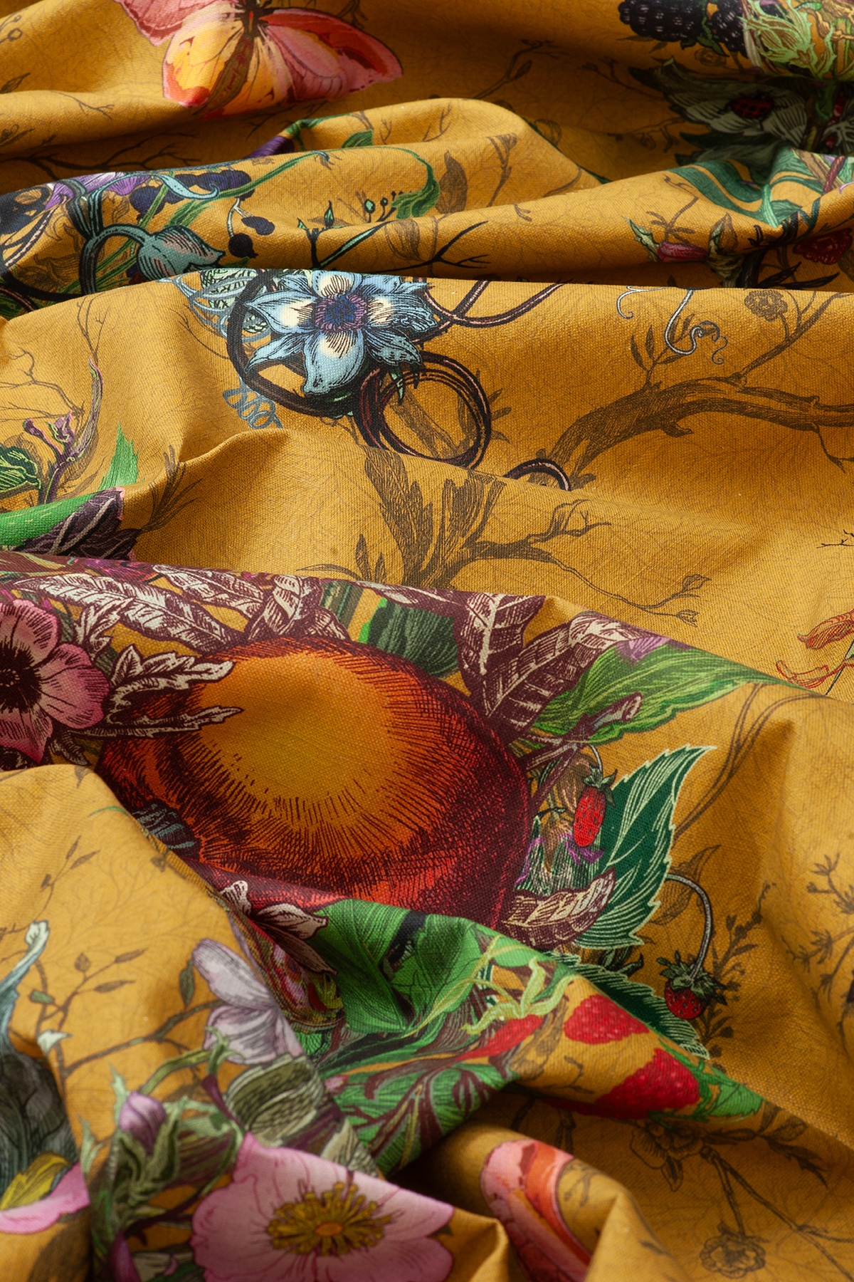 Bloomsbury Garden Cotton Linen Fabric / image 3