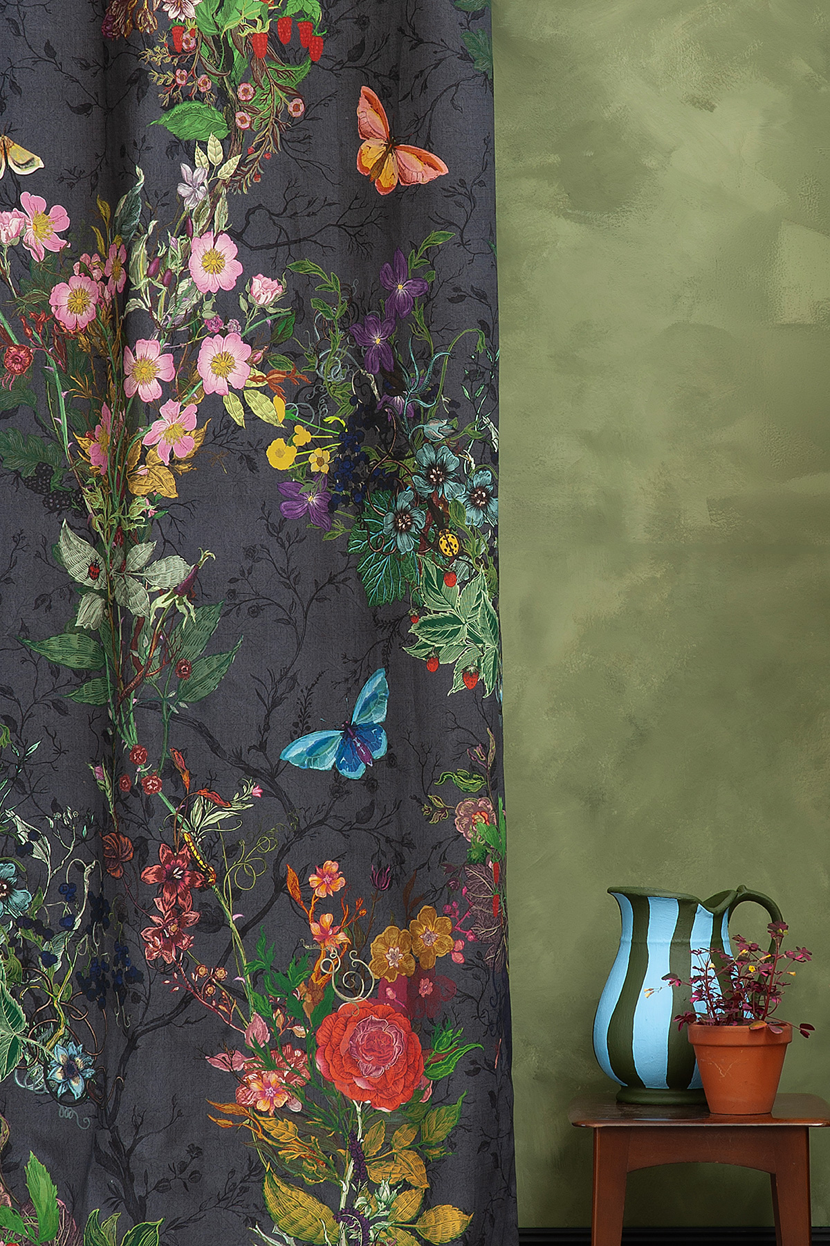 Bloomsbury Garden Cotton Linen Fabric / image 2