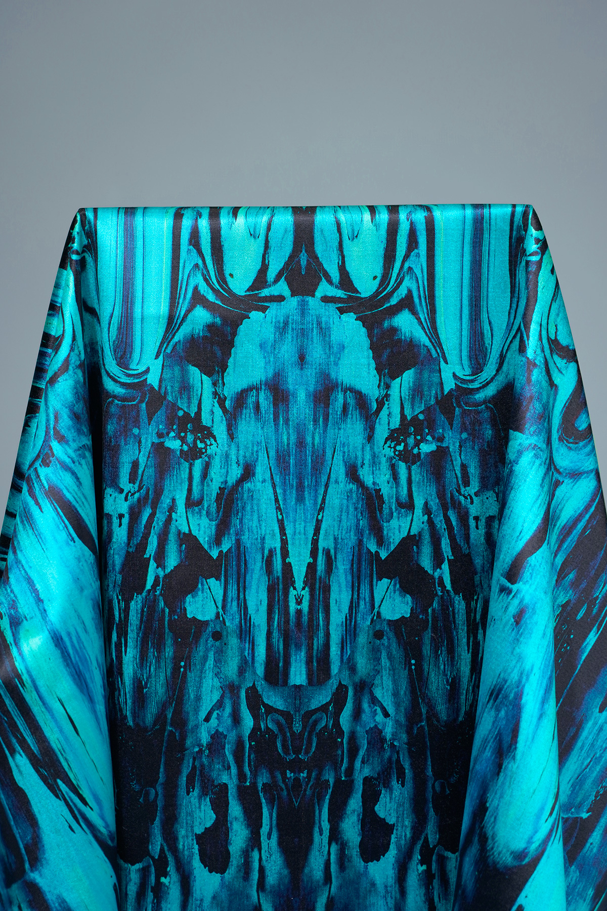 Gerhard Gum Velvet Fabric / image 3