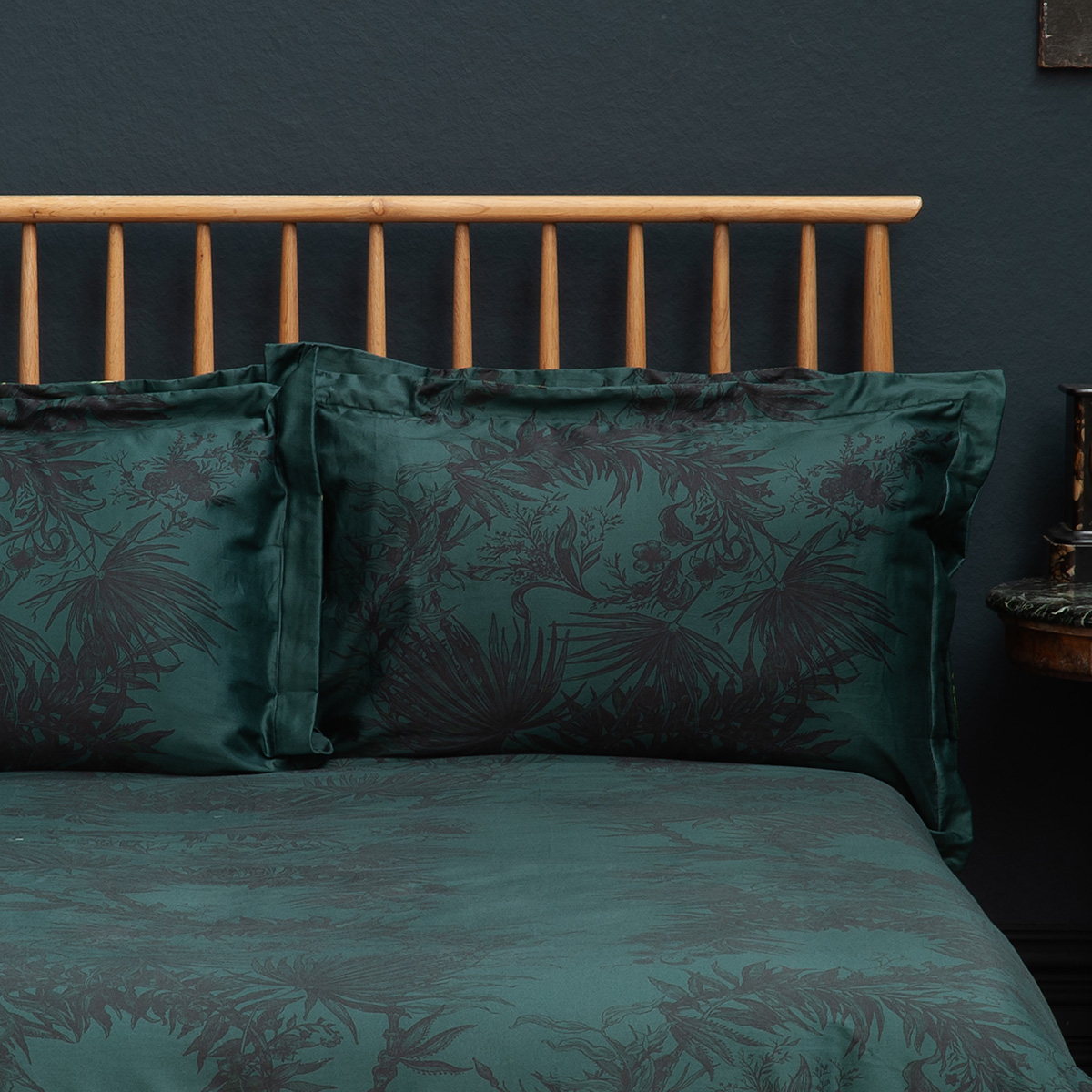 Topical Tropical Bottle Green Pillowcase Set / image 3