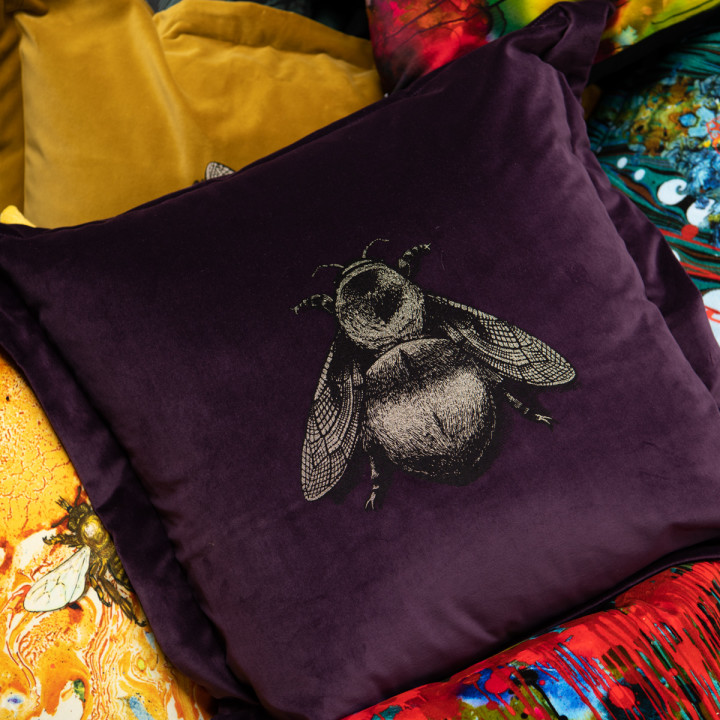 Napoleon Bee Velvet Cushion / image 3