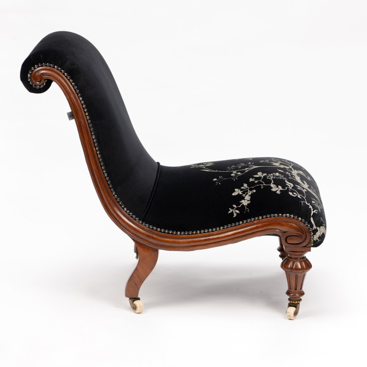 Birdbranch Black Velvet Slipper Chair With Wooden Legs / image 4