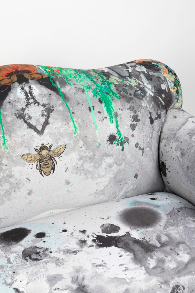 Honey Bee Moondust Couch / image 4