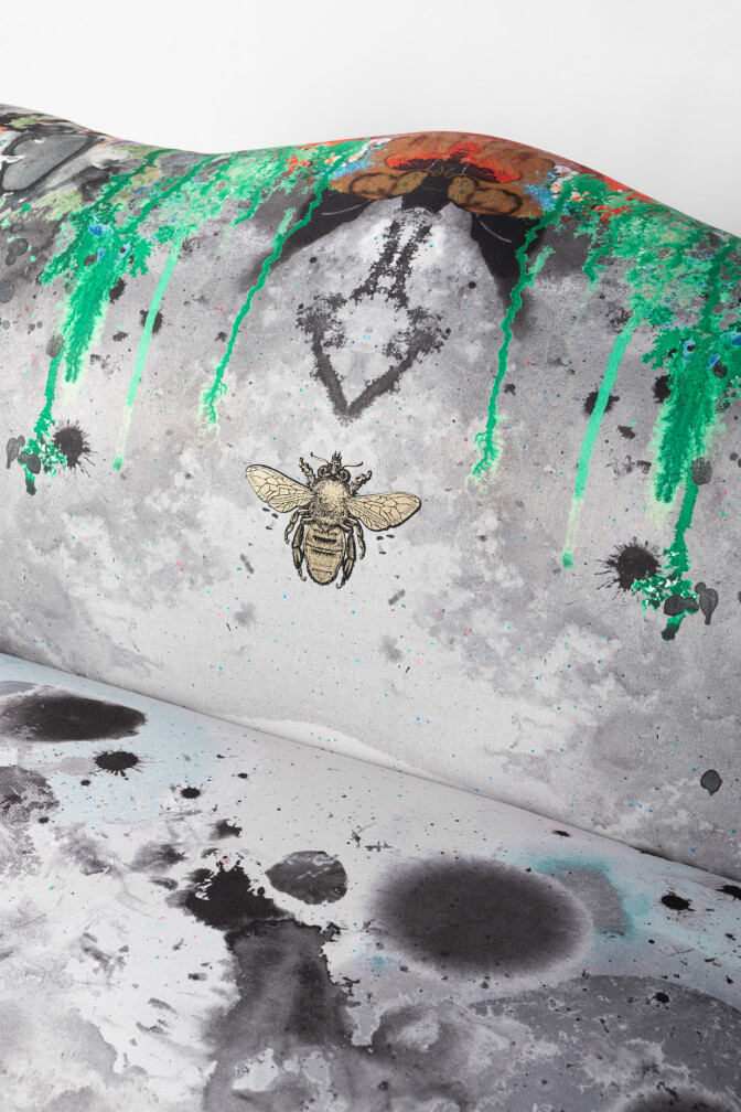 Honey Bee Moondust Couch / image 10
