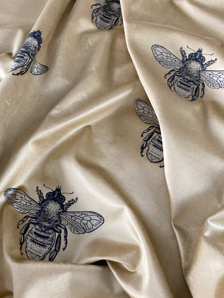 Honey Bee Velvet Fabric / image 3