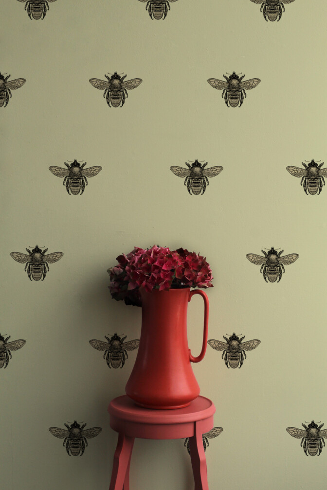Honey Bee Wallpaper / image 2