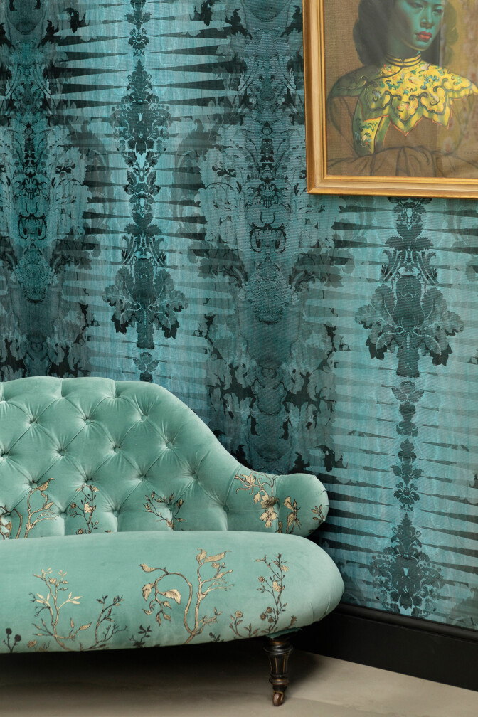 Moire Damask Foil Wallpaper / image 5