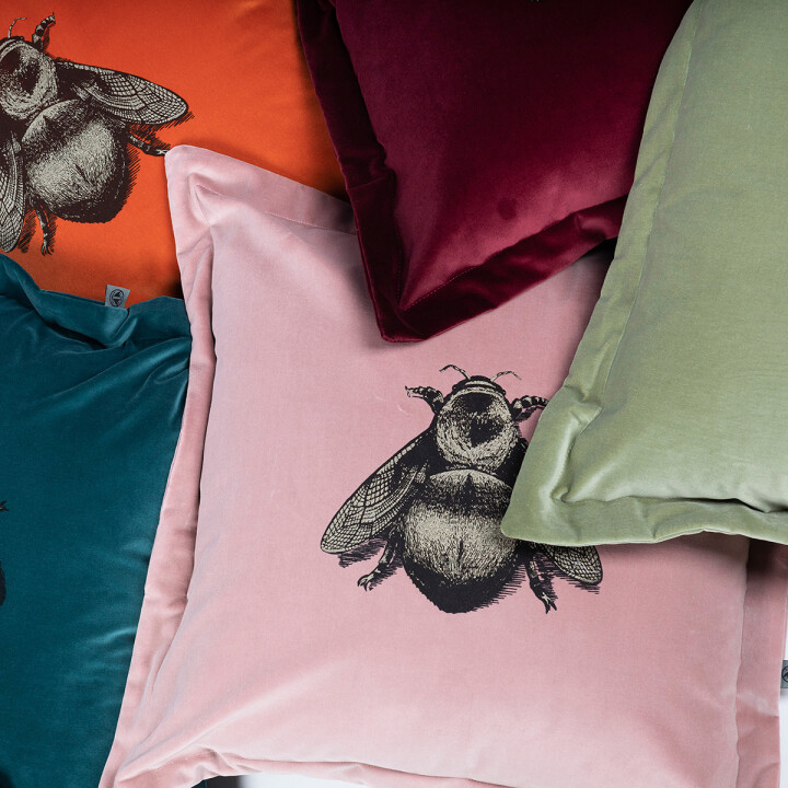 Napoleon Bee Velvet Cushion / image 3