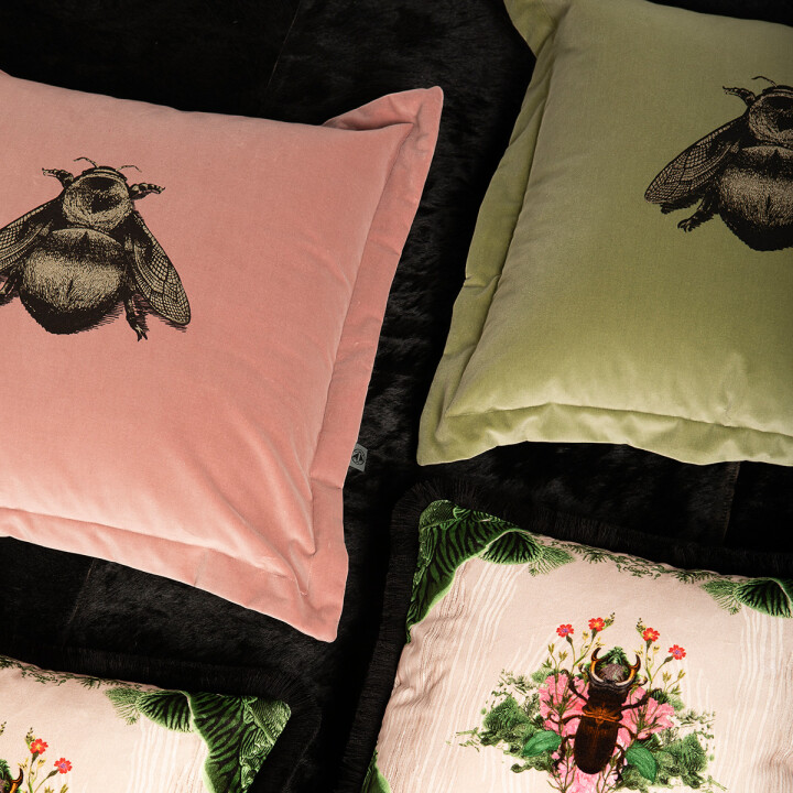 Napoleon Bee Velvet Cushion / image 2