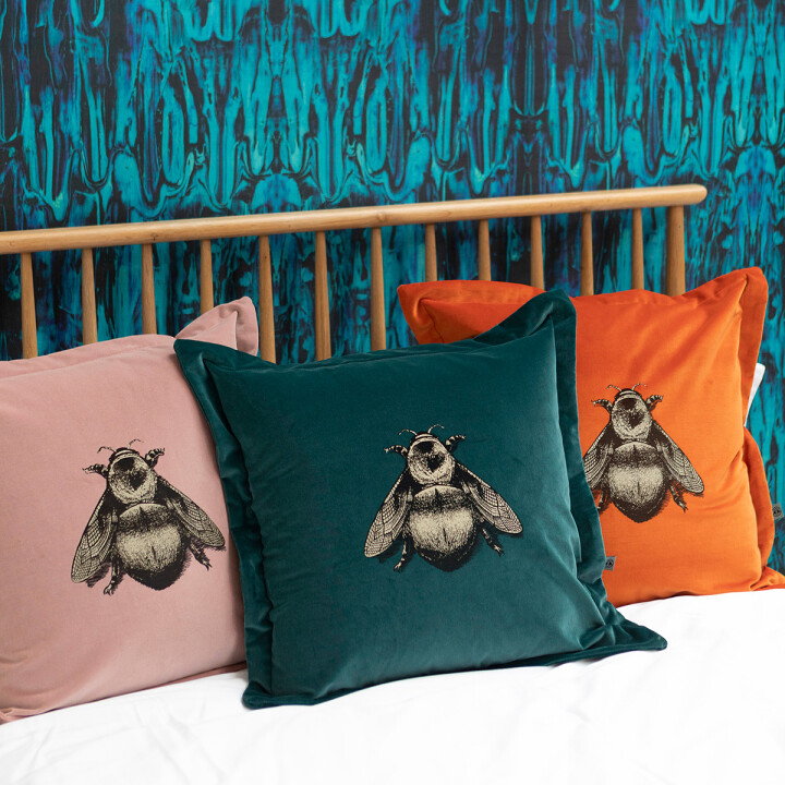 Napoleon Bee Velvet Cushion / image 3