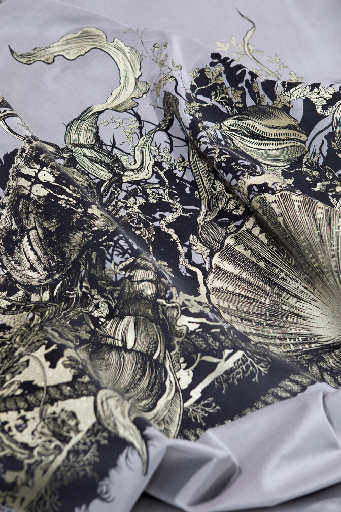 Shell & Crab Velvet Fabric / image 2