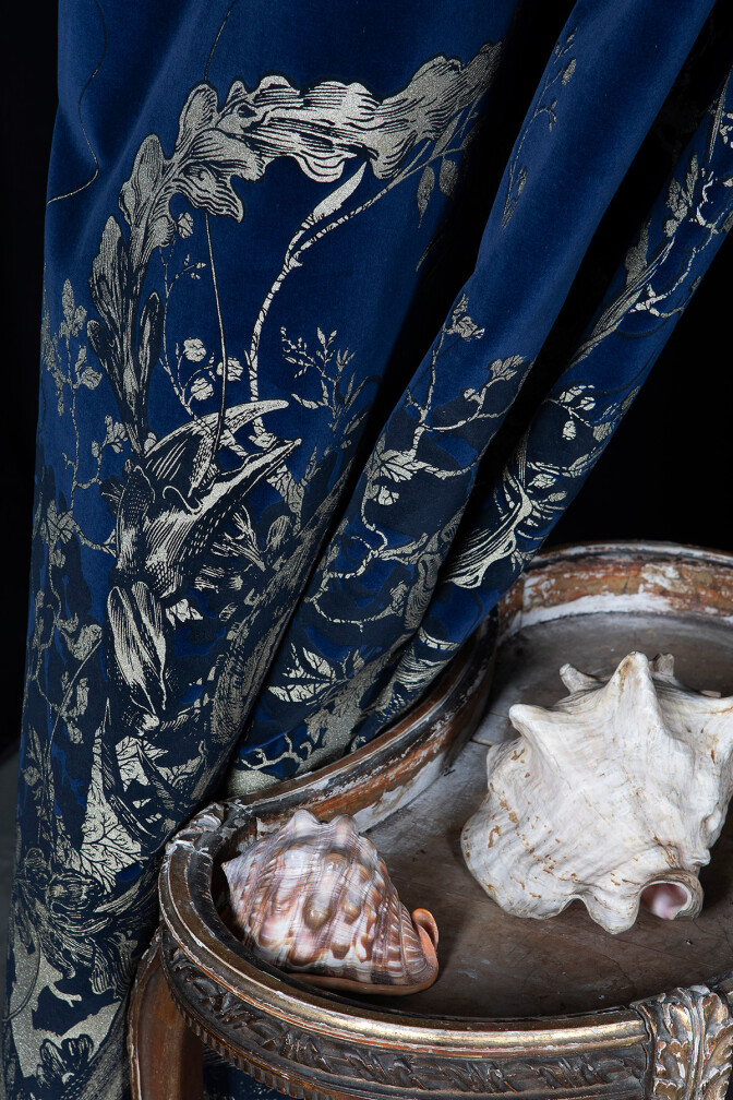 Shell And Crab Velvet Fabric / image 3