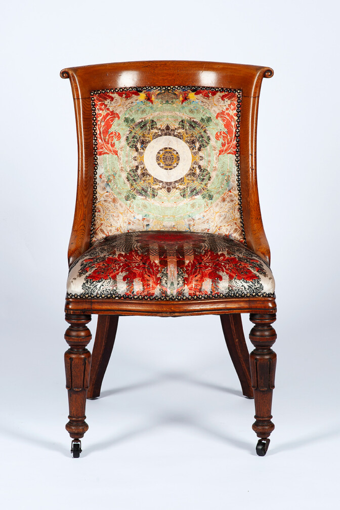 Totem Damask Oak Frame Chair / image 4