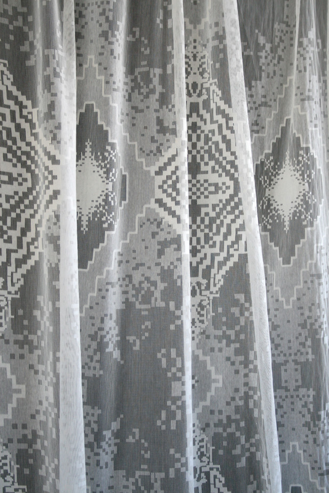 Medium Grand Lace Fabric / image 3