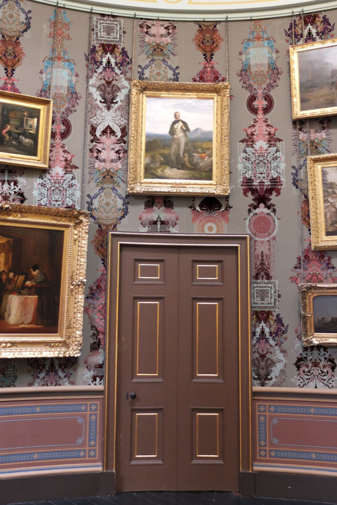 Totem Damask Wallpaper / image 3