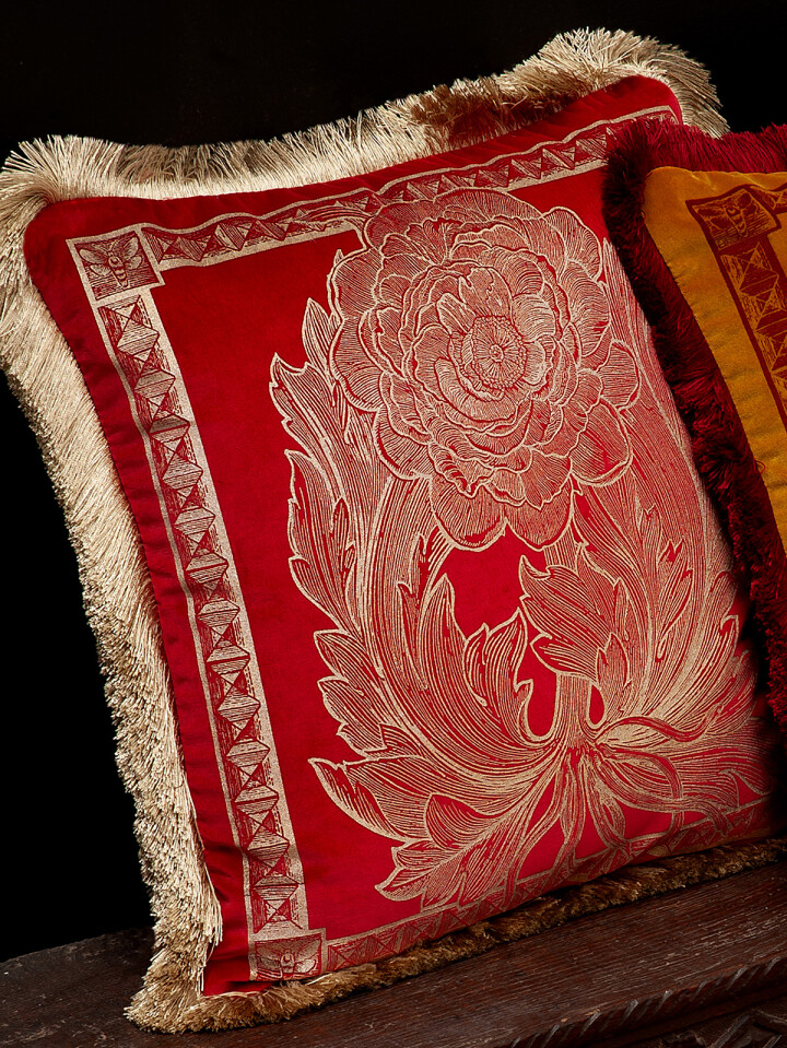 Tudor Rose Fringed Cushion / image 3